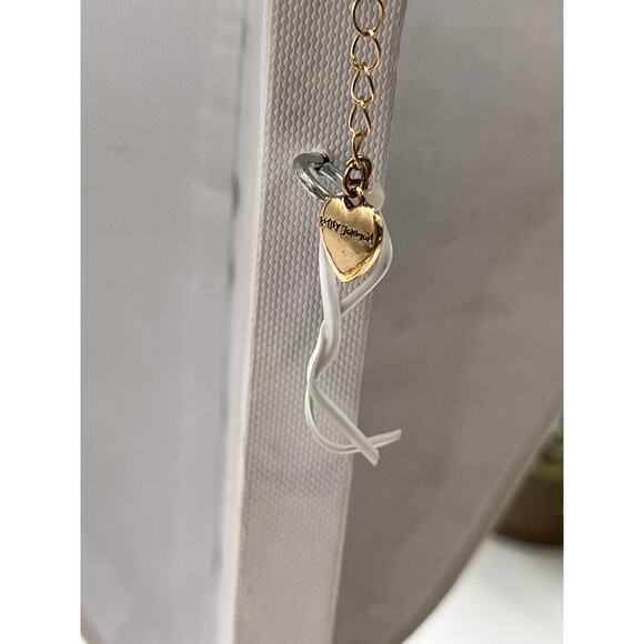 Betsey Johnson Pink
Rubberized 3 Triple Flower Green Rhinestone Necklace - Picture 7 of 8